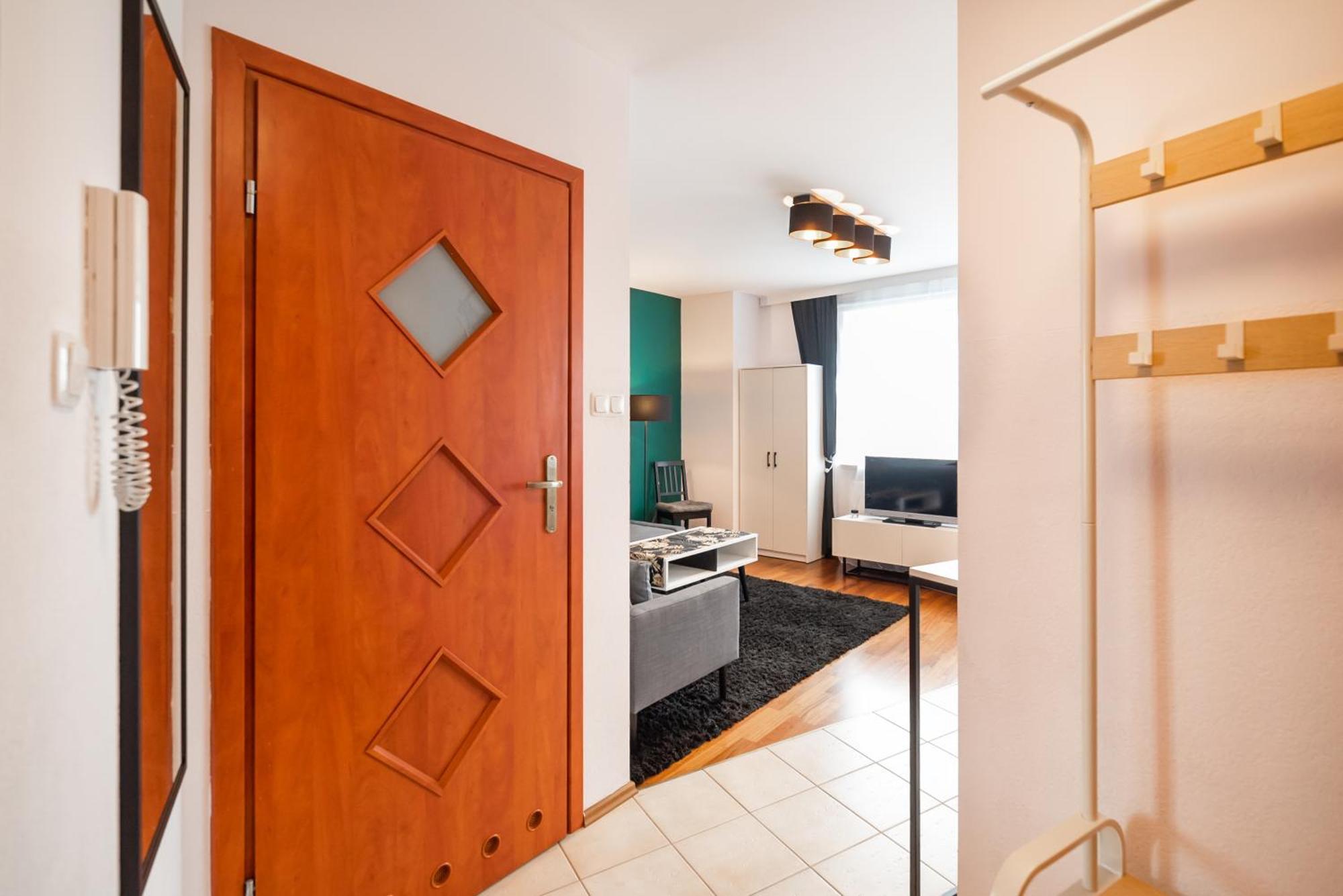 Apartment Saska Kepa Malachite