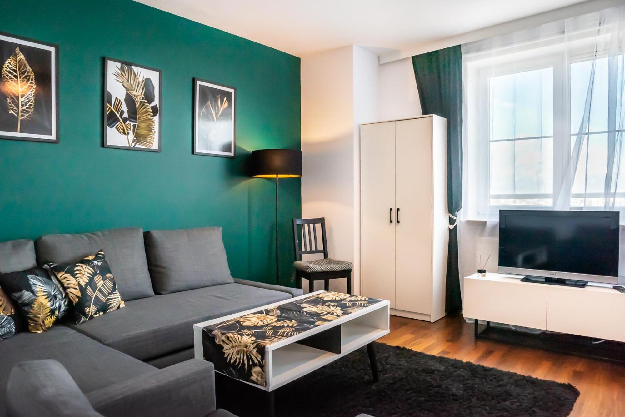 Apartment Saska Kepa Malachite